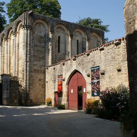 Bed and Breakfast La Vieille Maison Rose Nanteuil-en-Vallée Exterior foto